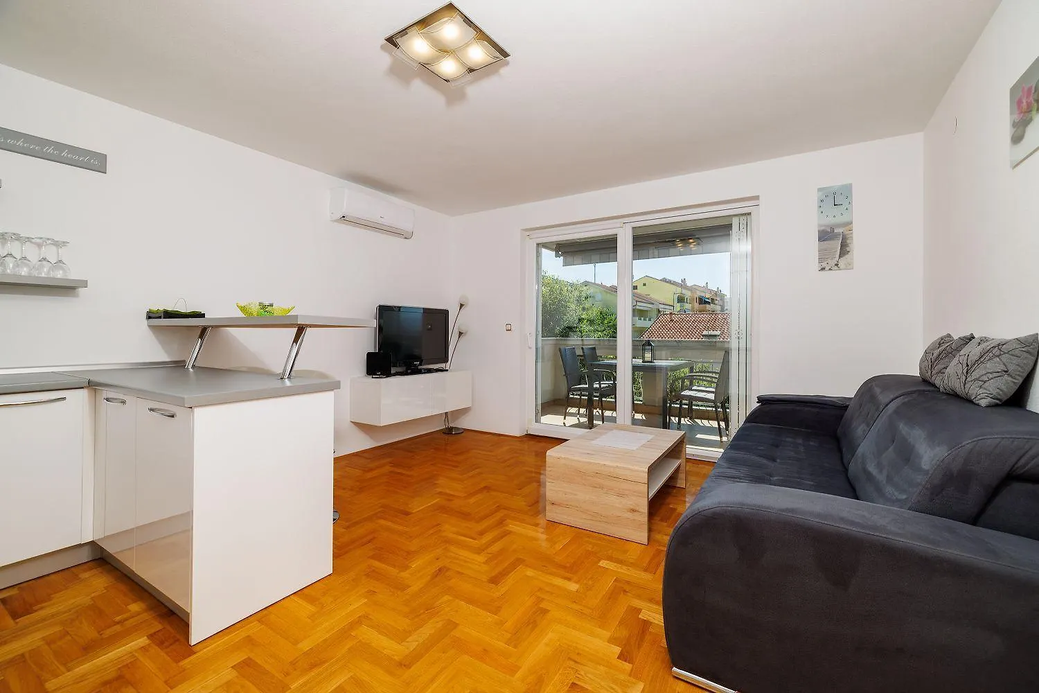 Helles Apartment In Neubausiedlung Nur 500 Meter Zum Strand Mit Meerblick, Waschmaschine Crikvenica 0*,  Croatia
