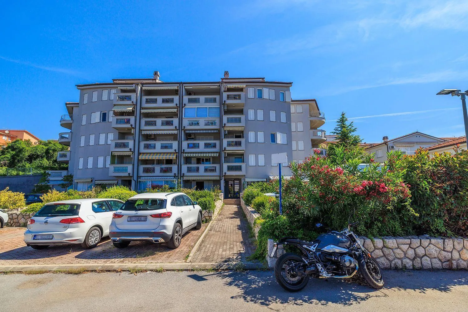 Helles Apartment In Neubausiedlung Nur 500 Meter Zum Strand Mit Meerblick, Waschmaschine Crikvenica 0*,  Croatia